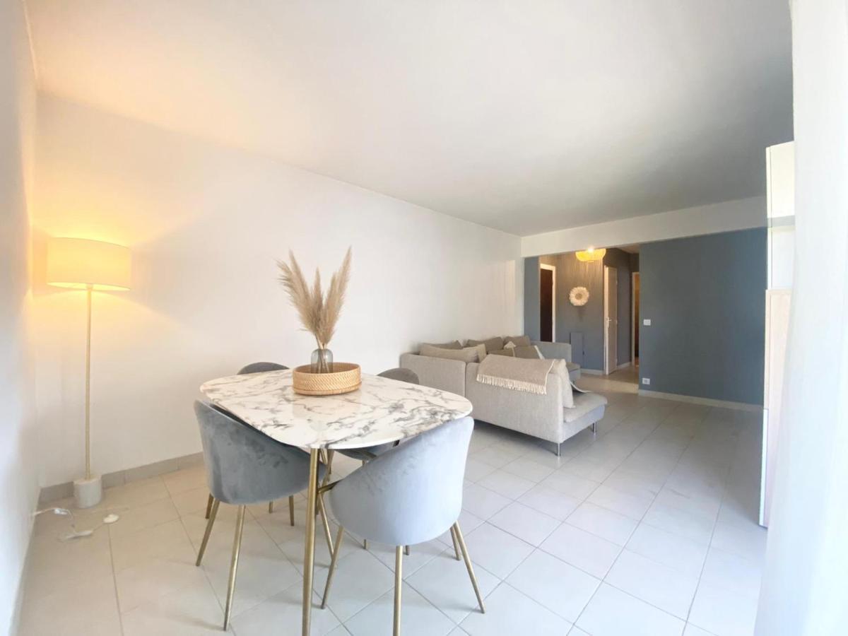 Apartment Antibes City-Center & Port Extérieur photo